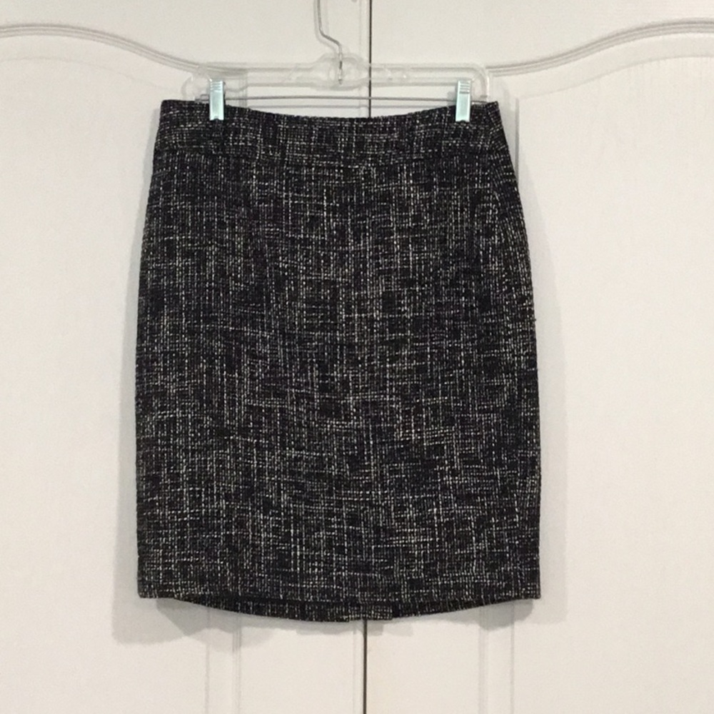 Ann Taylor size 8 tweed skirt